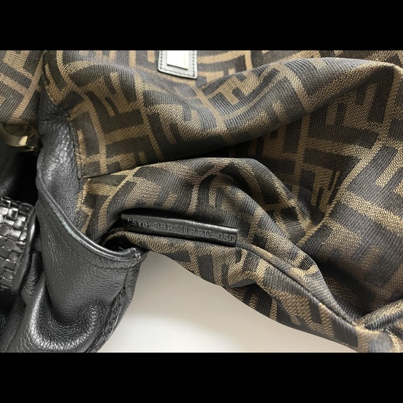 FENDI Rare Limited Edition Squirrel Spy Hobo Bag - Picture 11 of 15